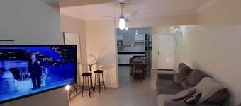 Apto 102 Ed Gabriel na divisa do Parque