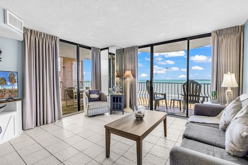 Palms Resort by Hosteeva