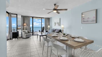 Signature Condo, 3 Bedrooms, Balcony, Ocean View | In-room dining