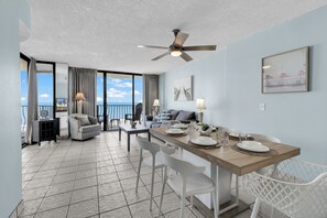 Signature Condo, 3 Bedrooms, Balcony, Ocean View | In-room dining