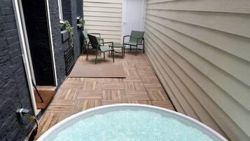 Bain à remous extérieur