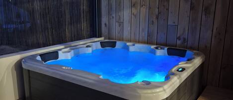 Baignoire à remous extérieure