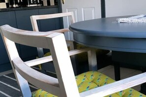 Dining - 3-bedroom apartment in wonderful Athy with WiFi (Athy)