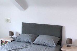3 Schlafzimmer, Bügeleisen/Bügelbrett, WLAN, Bettwäsche
