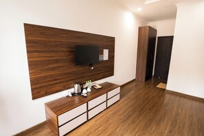 华丽三人房, 城市景观 | 防过敏的被褥、记忆海绵床垫、迷你吧、免费 WiFi