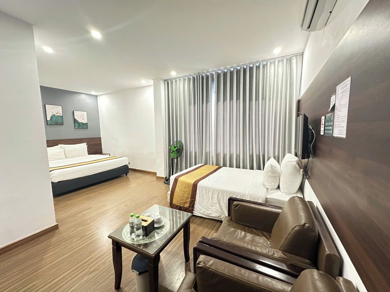Habitación de lujo, vistas a la ciudad | Ropa de cama hipoalergénica, colchones viscoelásticos, minibar