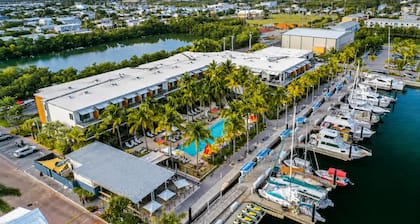 Sailboat Stay • Marina Pools • Sleeps 4 • Stock Island, Key West