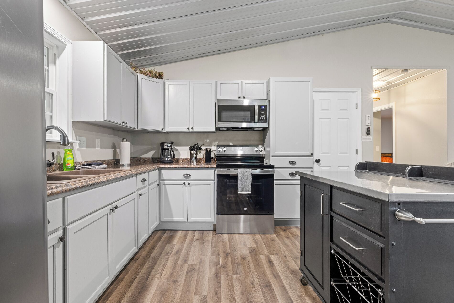 Micro-ondes, four, plaque de cuisson