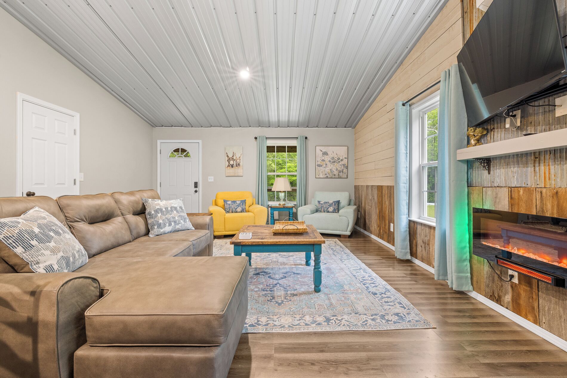 Télévision, cheminée