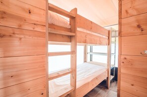 帳棚 | 3 間臥室、布置獨特、床單