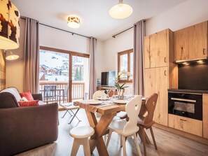 Apartment | Dining - Holiday Home in Alps Near Ski Trails (Beaufort)