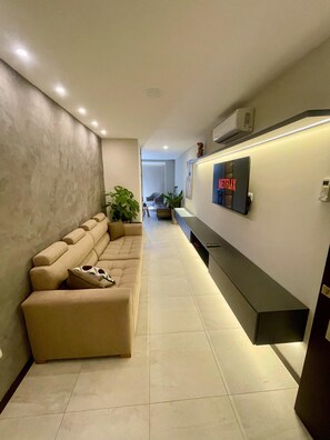 Smart TV, stereo