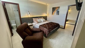 2 chambres, fer et planche à repasser, Wi-Fi gratuit, draps fournis