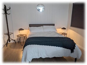 1 間睡房、床單