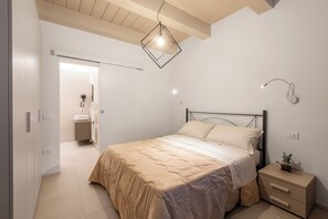 Departamento Confort, planta baja | Espacio para trabajar con laptop, cortinas blackout y wifi gratis 