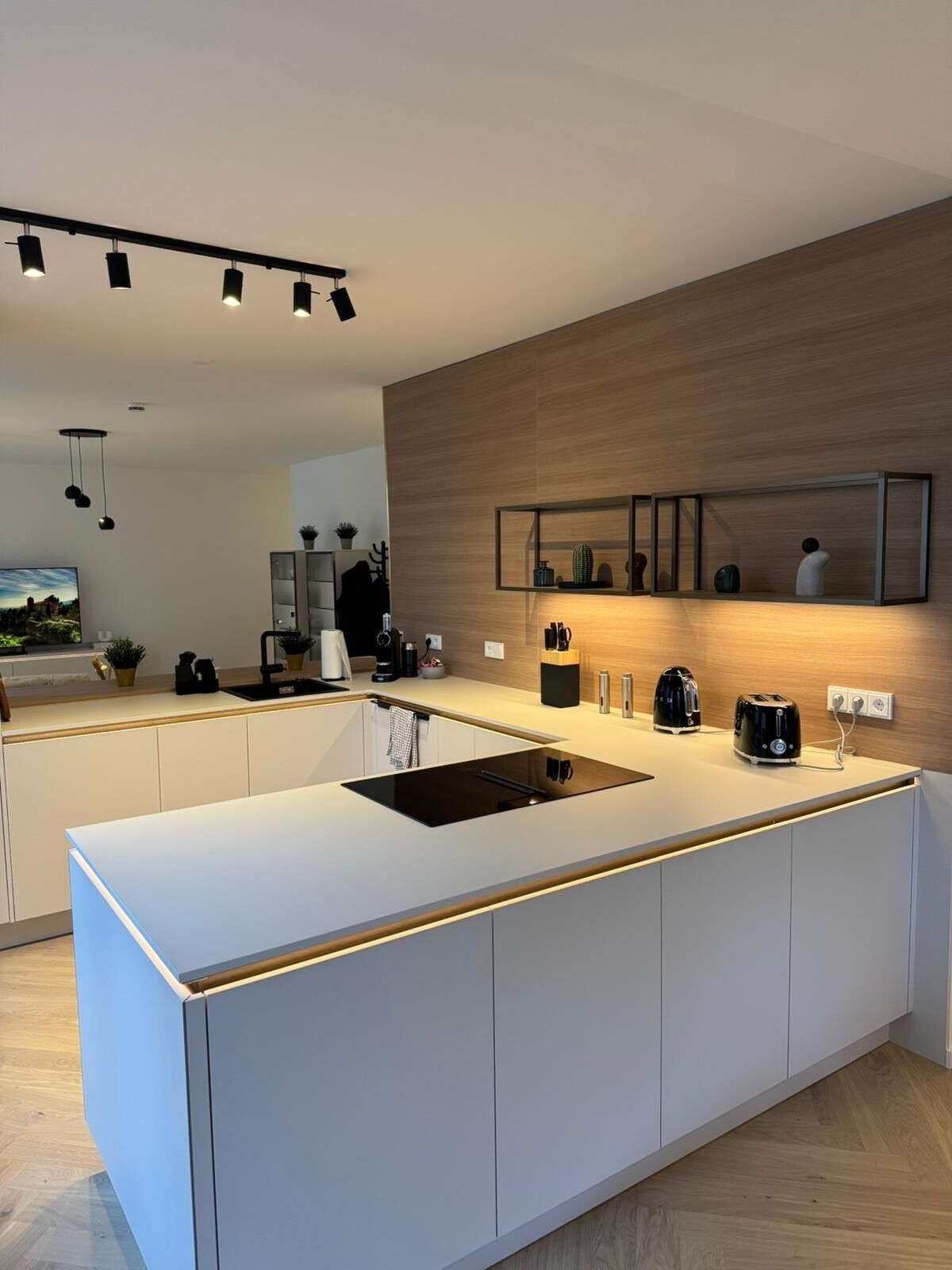 Kühlschrank, Ofen, Herdplatte, Geschirrspüler