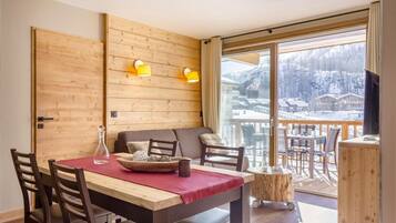 Apartment | Dining