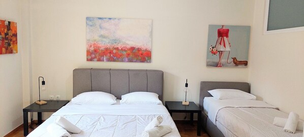 2 bedrooms, desk, travel cot, free WiFi