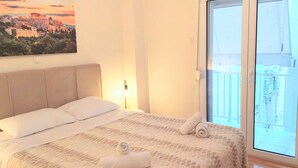 2 bedrooms, desk, travel cot, free WiFi - Lovely apartment in Acropolis museum (Athens)