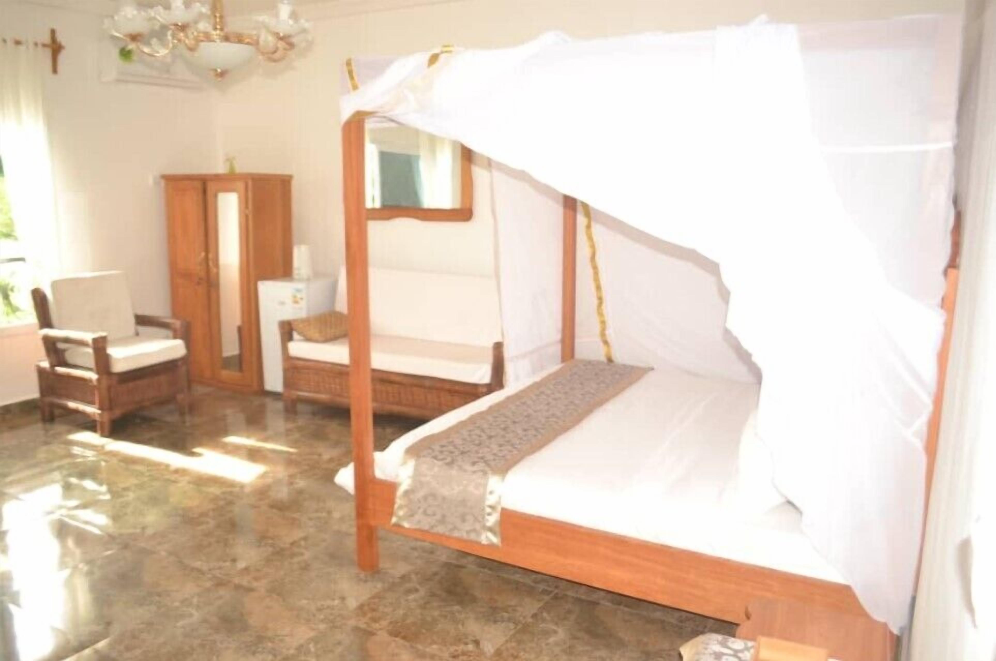 ノートパソコン用作業スペース、WiFi (無料)