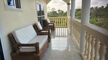 Standard Twin Room, Courtyard View | Terrace/patio