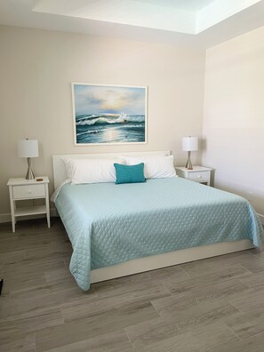 3 slaapkamers, een strijkplank/strijkijzer, gratis wifi, beddengoed