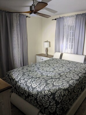 2 camere, una cassaforte in camera, una scrivania, ferro/asse da stiro