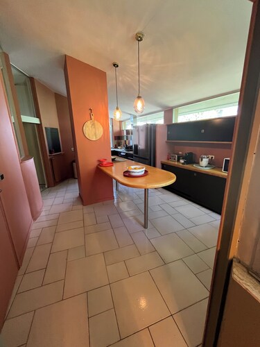 Villa near town center swimming pool parking lot Pets welcome