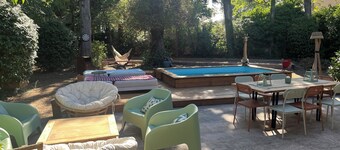 Villa near town center swimming pool parking lot Pets welcome