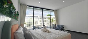 4 slaapkamers, een strijkplank/strijkijzer, gratis wifi