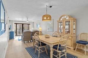 Dining - 2 Bedroom, 2 Bath Condo With Great View of the Beach! (Sanibel)