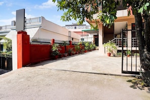 House | Reception - Mordern Room Ballaupur Chowk Dehradun (Dehradun)