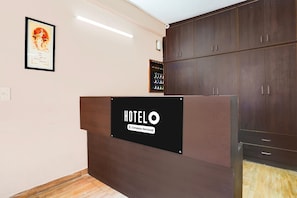 Hus | Reception