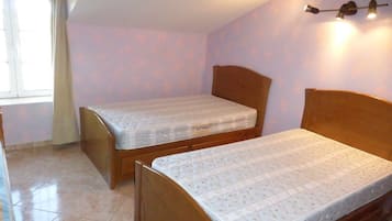 Rumah | 5 kamar tidur dan dilengkapi dengan perabotan berbeda-beda
