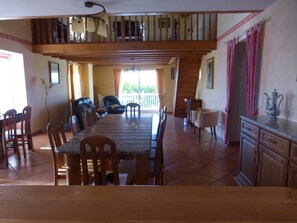 House | Living room - Spacious Holiday Home in Monsegur With Pool (Monsegur)