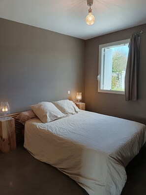 3 bedrooms, iron/ironing board