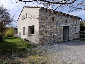 Exterior - New: House with swimming pool in Labeaume, Ardèche (6/8 people) (Labeaume)