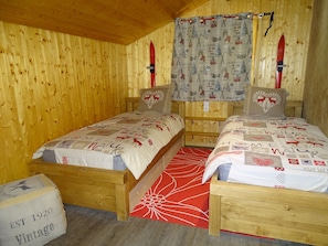 4 bedrooms, iron/ironing board, travel cot, WiFi
