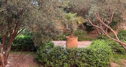 Riad Apartment â 2 Bedrooms in GuĂ©liz (Sleeps 6) | Pool Wi-Fi & Parking Included