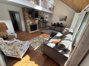 Smart TV, chimenea y videojuegos 