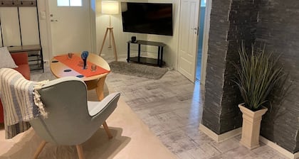 Frednes Cosy Retreat - Centrally located! Free parking and WIFI