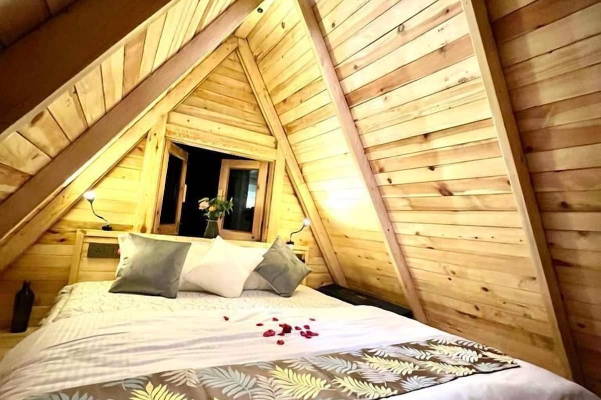 Romantic Cottage, Hill View