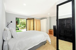 1 slaapkamer, een strijkplank/strijkijzer, wifi, beddengoed