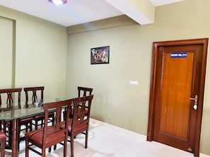 Quarto casal luxo, sacada, vista para a montanha | Wi-Fi de cortesia