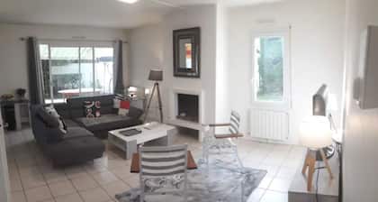 Private room with Angelu in Anglet villa