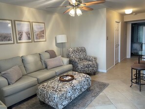 Smart TV - Coastal Charm Meets Cozy Comfort - 1BR Beachside Beauty! (Brigantine)