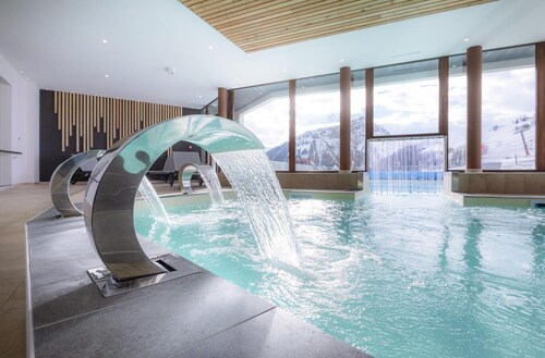 Wifi, 50m from resort center, swimming pool, terrace, balcony, tv, ski locker, 59m², Le Corbier