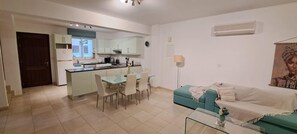 House | Living area | Fireplace - Peaceful Retreat in Polis With 3 Bedrooms (Argaka)