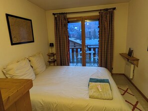 1 bedroom, WiFi, bed sheets