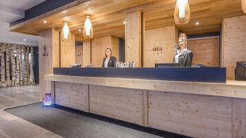 Apartemen | Resepsionis